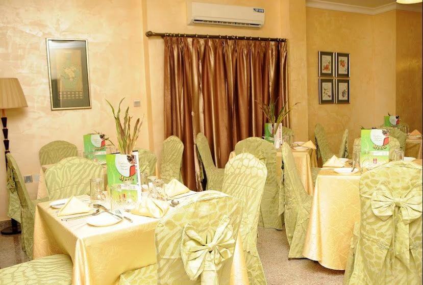 Ofas Chelsea Hotel Abuja Exterior foto