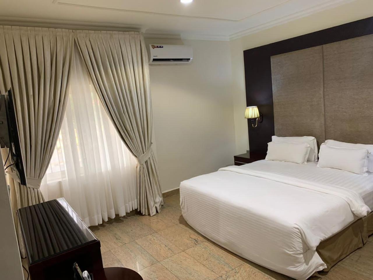Ofas Chelsea Hotel Abuja Exterior foto
